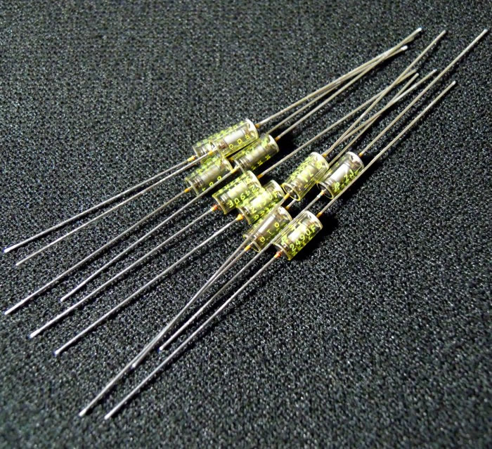 VISHAY RNR55C 121R 0.25W 3.7x8 Gold Tin lead HIFI resistor